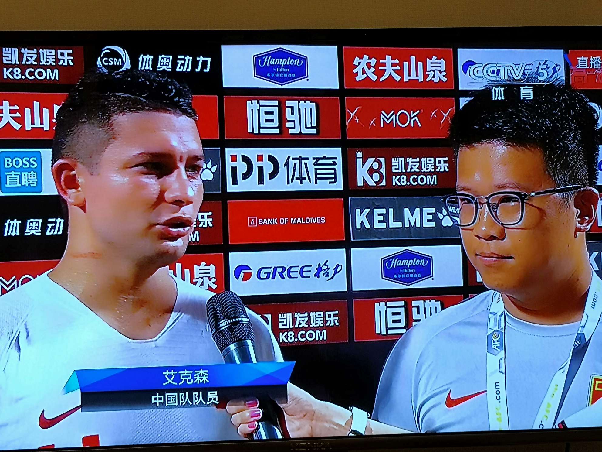凯发娱乐赞助西布朗维奇 球衣发布会亮点十足